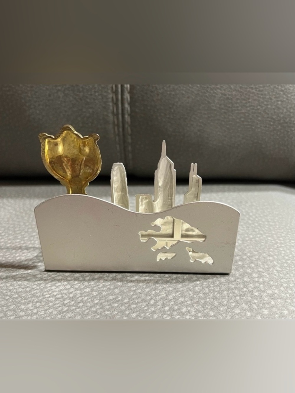 HONG KONG Souvenir DESKTOP BUSINESS CARD/LETTER HOLDER IOB - Picture 2 of 7